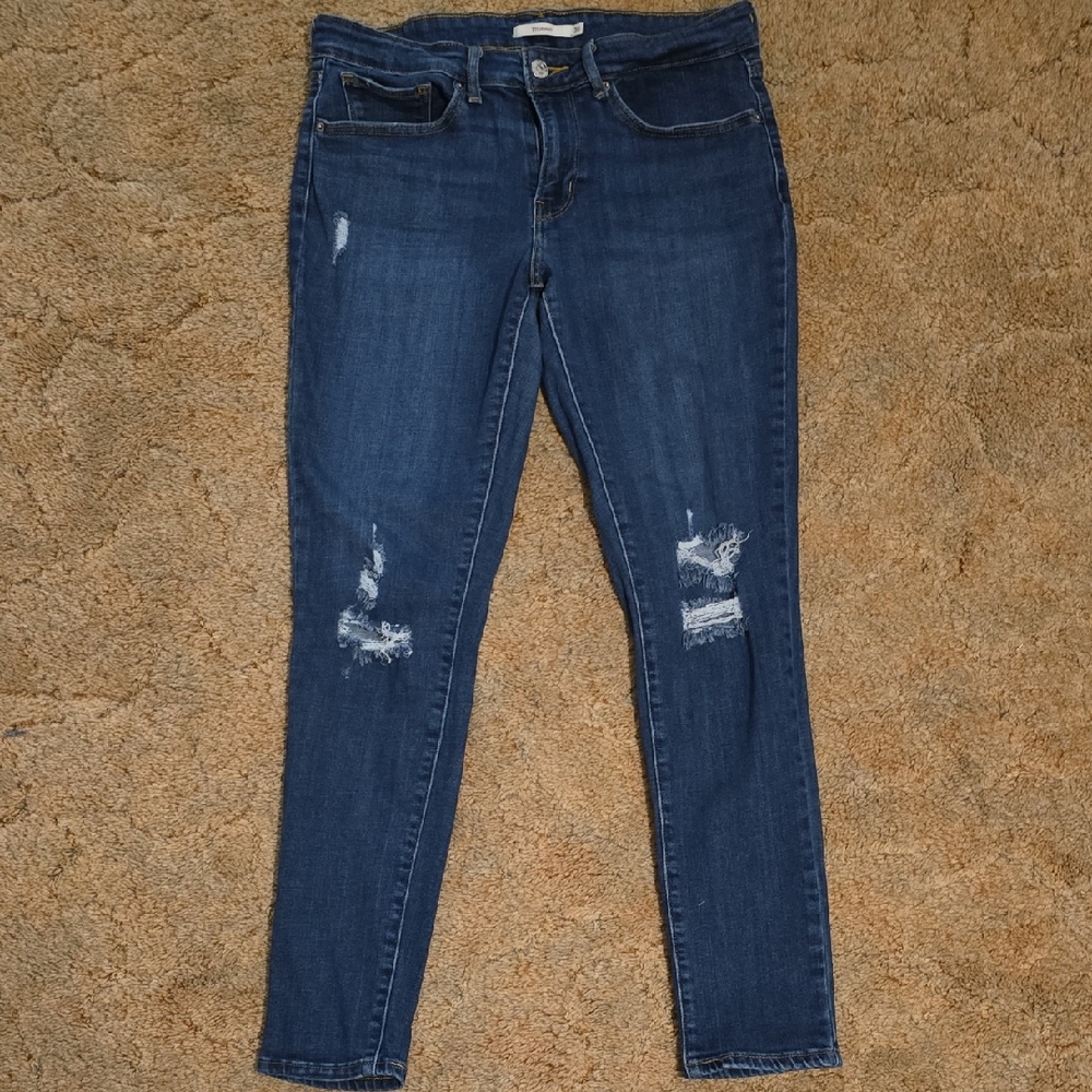Levis Distressed Skinny Jeans